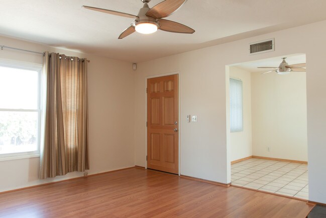 Building Photo - 8823 E Greenwood Ave