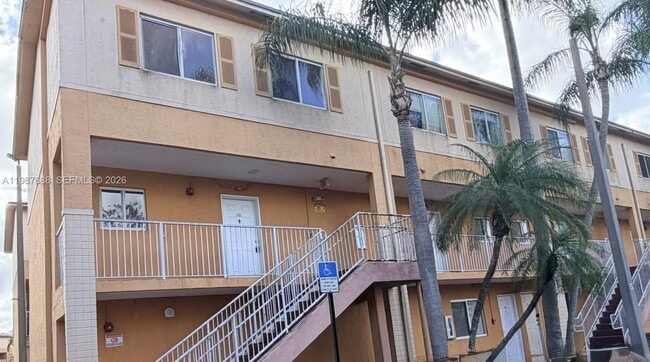 Building Photo - 6205 SW Kendale Lakes Cir