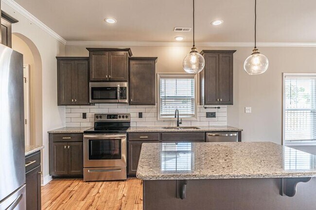 Building Photo - 151 Titleist Ct