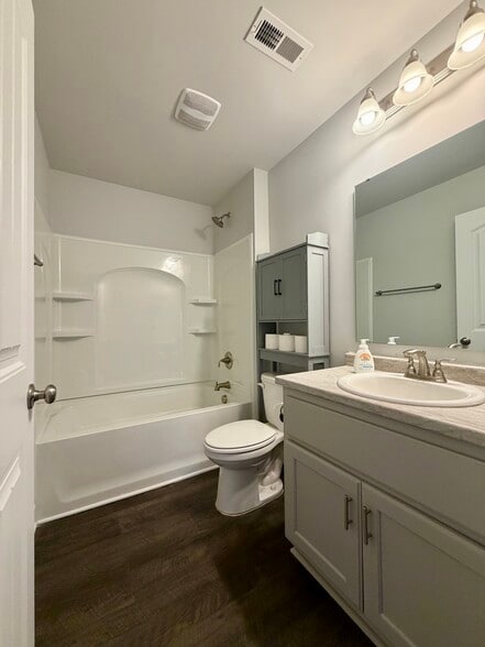 Building Photo - 202 Abercorn Dr