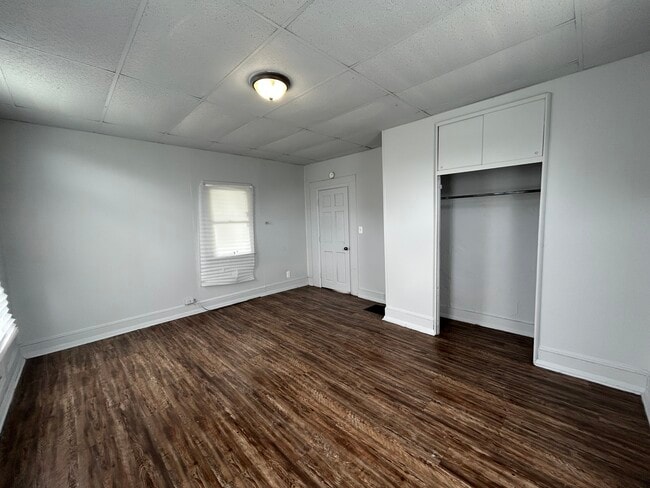 Building Photo - 511 N Jackson St