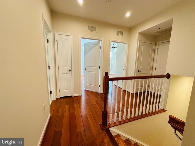 Building Photo - 22045 Broadway Ave