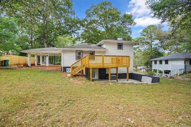 Building Photo - 2271 Cresta Dr