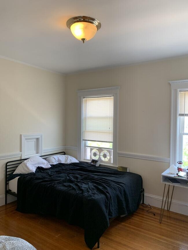 Building Photo - 4.0 bedroom in Somerville Massachusetts 02143