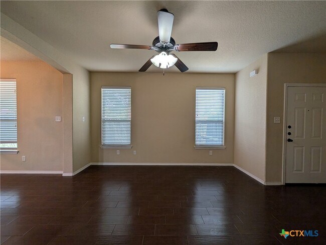 Building Photo - 1028 Brown Rock Dr