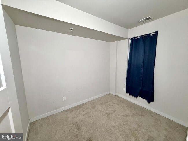 Building Photo - 4812 Crest View Dr