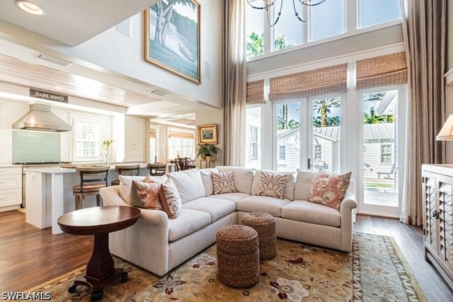 Building Photo - 287 11th Ave S