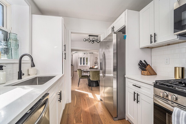 Building Photo - 1007 Mohawk Ave