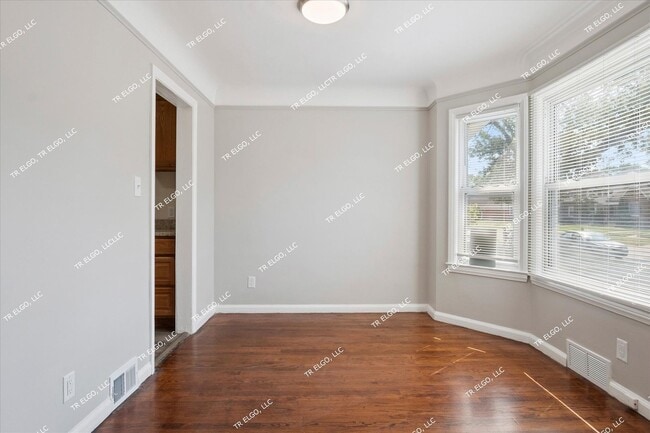 Building Photo - Charming 3-Bedroom Brick Ranch in highly d...
