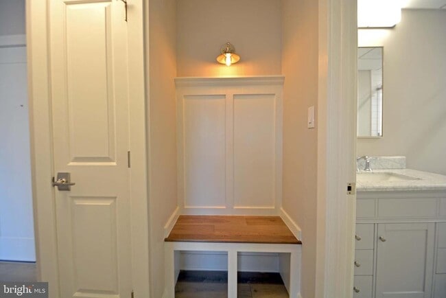 Building Photo - 100 Windermere Ave