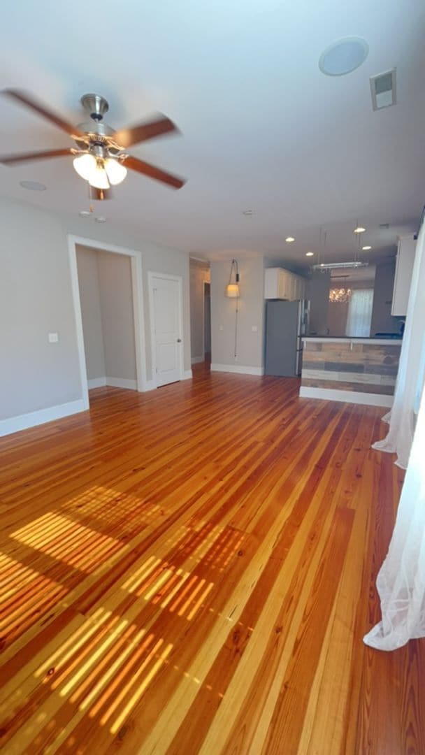 Building Photo - Available April 6th. Custom Built 3BR/2 BA Home in Park Circle!