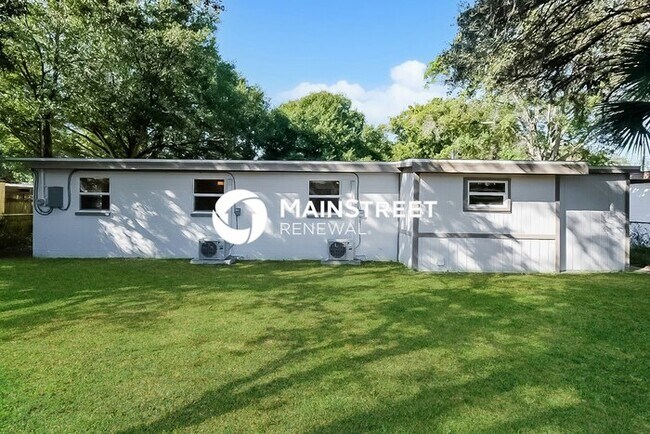 Building Photo - 3 Bedroom Pet-Friendly Home in TAMPA, FL with Main Street Renewal