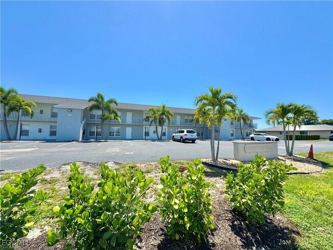 Primary Photo - 3705 Country Club Blvd