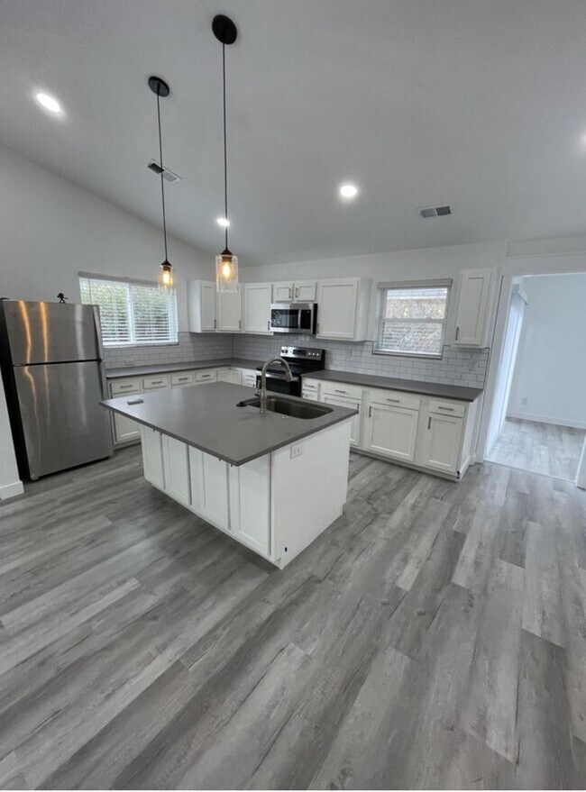 Building Photo - Charming Olde Town Arvada Home!