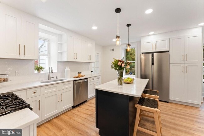 Building Photo - 209 Merion Ave