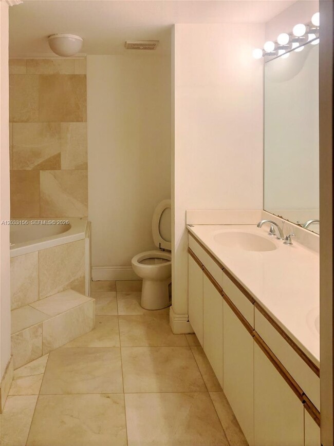 Building Photo - 3610 Yacht Club Dr