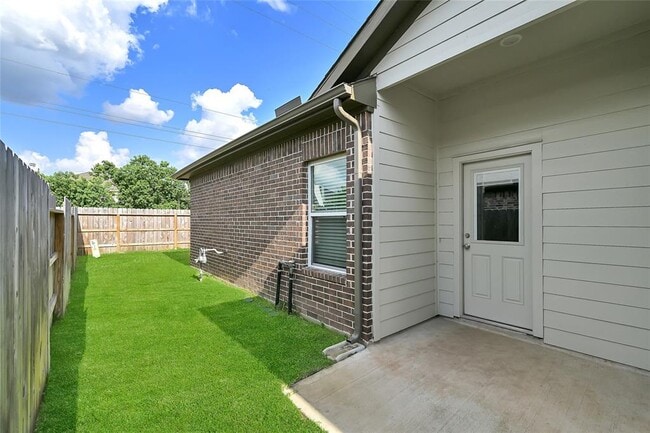 Building Photo - 7322 Coconut Bay Dr