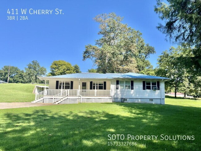 Building Photo - 411 W Cherry St