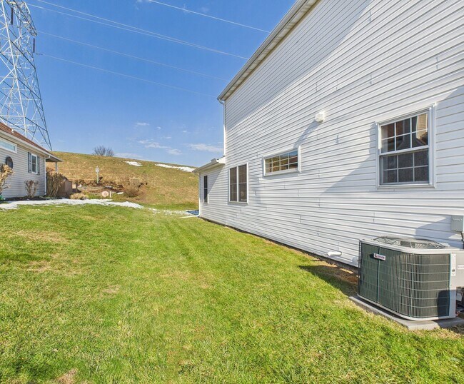 Building Photo - Beautiful Spacious Single Family in Blue Meadow Farms