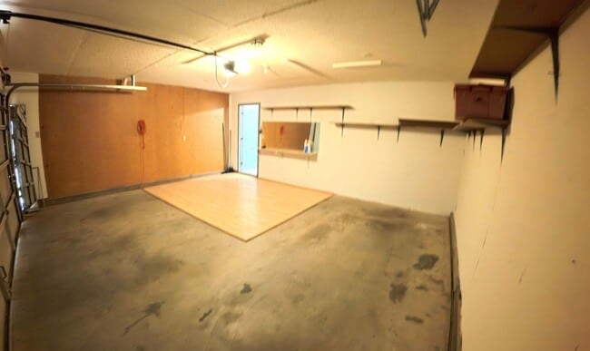 Building Photo - 2550 Rosswood Dr SE