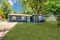 Building Photo - 5880 Bluffman Dr