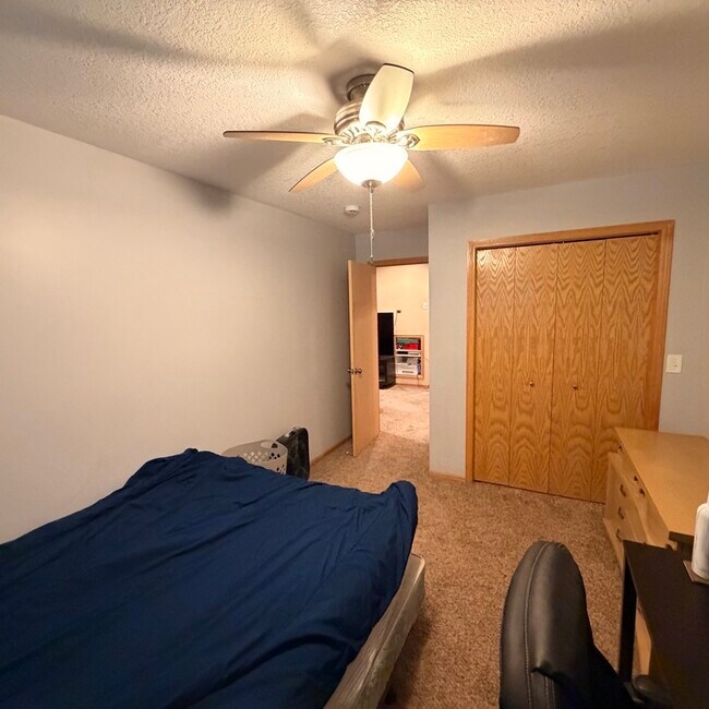 Building Photo - 9205 Orchard Cir