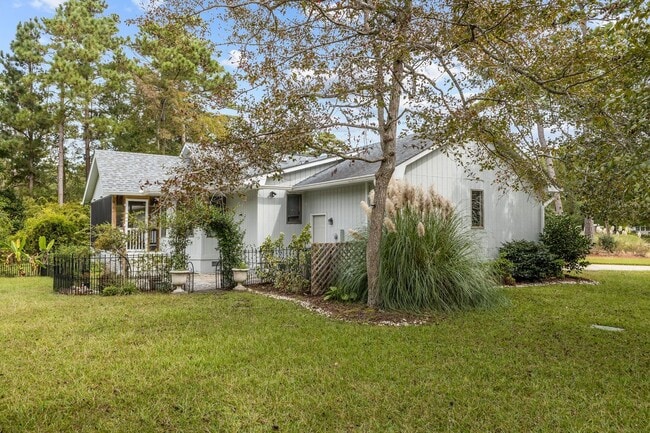 Building Photo - Corner Lot Brandywine Home Available for Long Term Rental