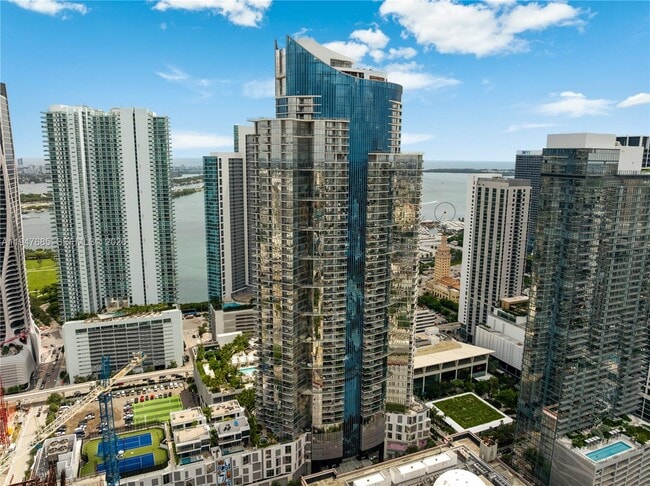 Building Photo - 851 NE 1st Ave