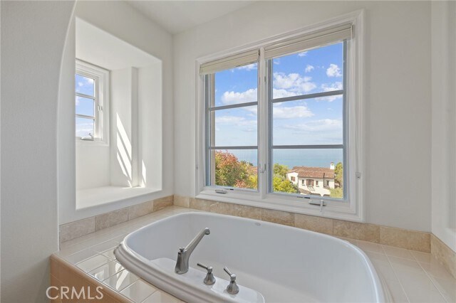 Building Photo - 30 Surfspray Bluff