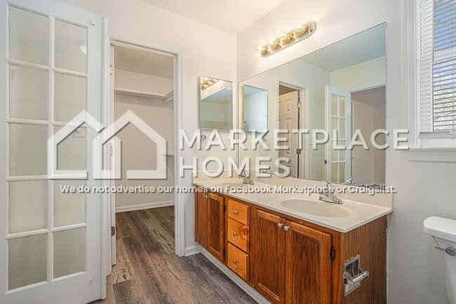 Building Photo - 525 Allana Dr