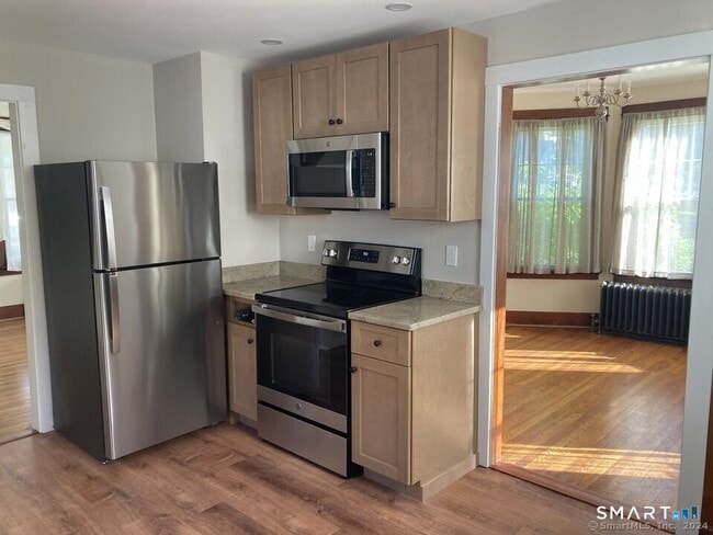 Building Photo - 44 S Elm St