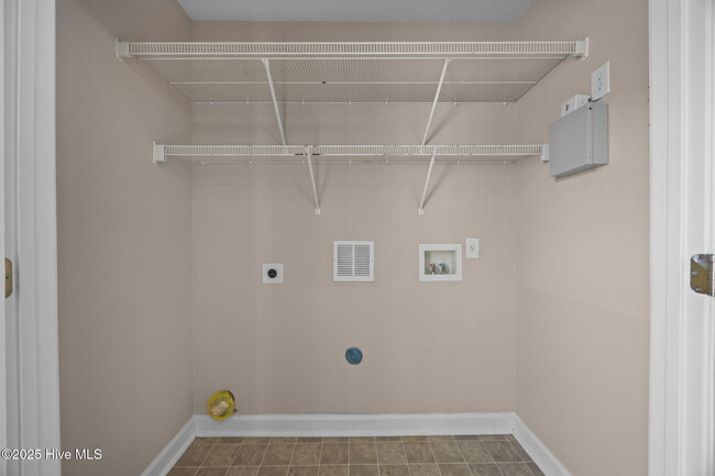 Building Photo - 911 Springwood Dr