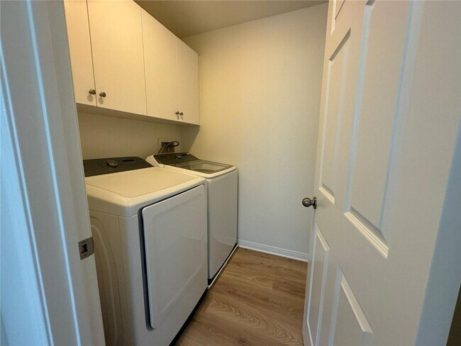 Building Photo - 336 W Cork Tree Dr
