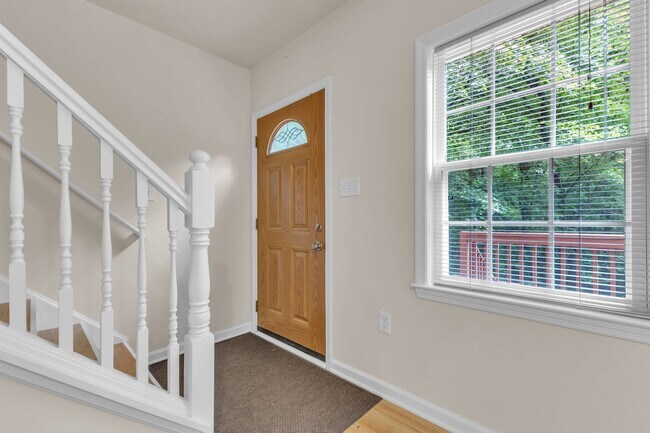 Building Photo - Peaceful Country Home Close to Chapel Hill