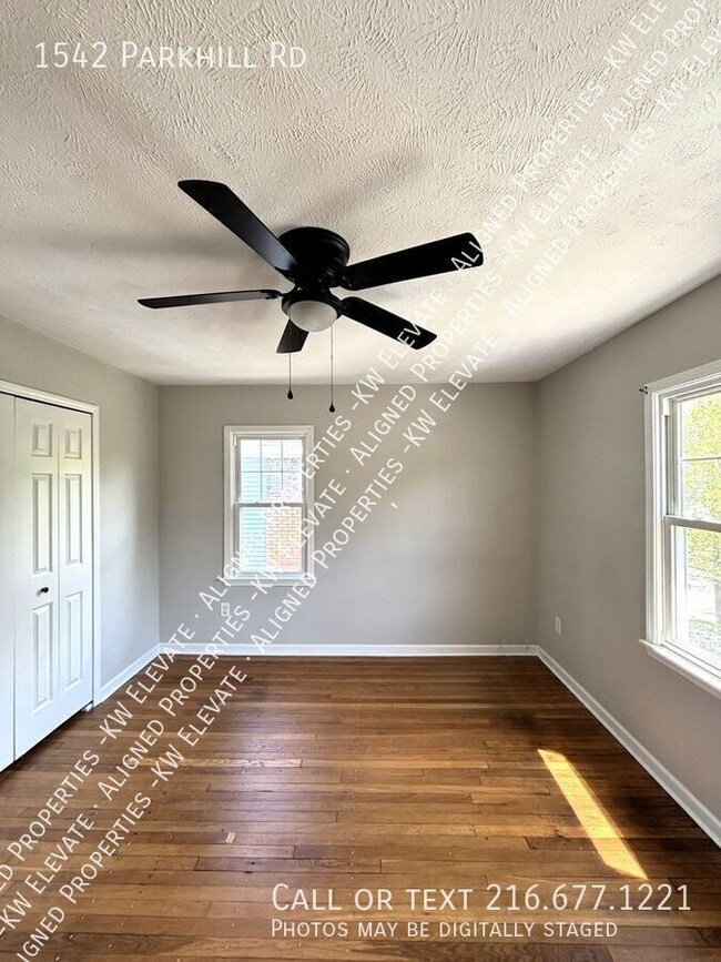 Building Photo - 1542 Parkhill Rd