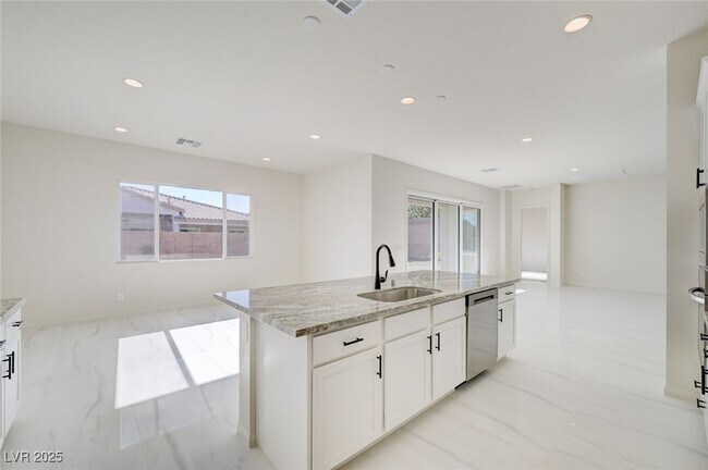 Building Photo - 555 Jerry Bird Ct