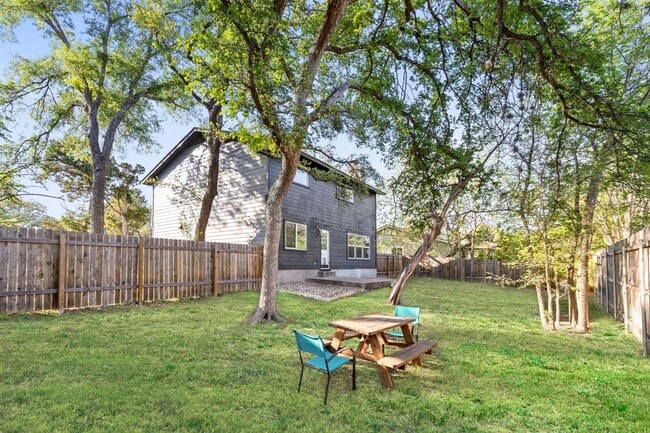 Building Photo - 7909 Manassas Dr