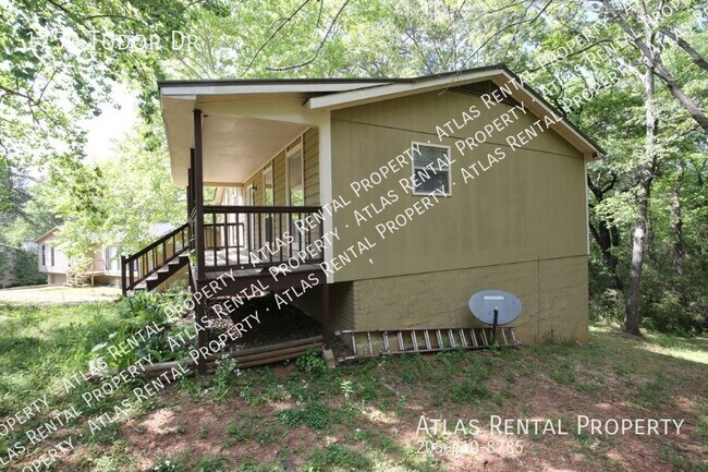 Building Photo - 1750 Tudor Dr