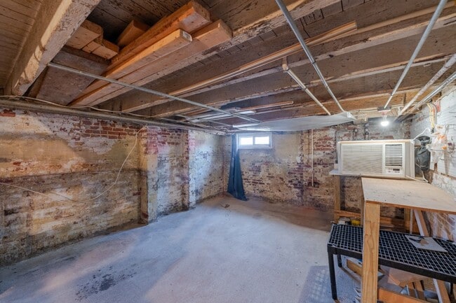 Building Photo - 505 Grundy St