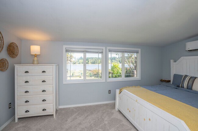 Building Photo - SHORT TERM LEASES! 1-6 months - 3-Bedroom ...