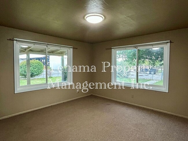 Building Photo - Country home on a Rural Farm in Corning.