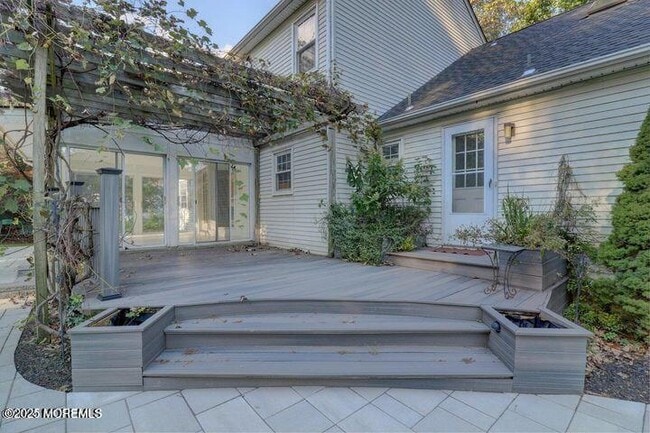 Building Photo - 7 Woods Rd