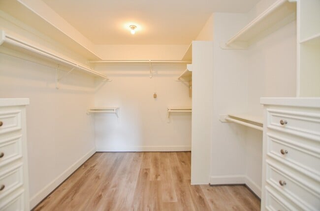 Building Photo - 5421 Pagewood Ln