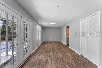 Building Photo - 450 Longwood Cir