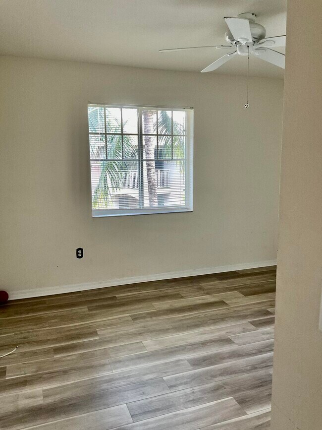 Building Photo - 6529 Emerald Dunes Dr