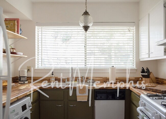 Building Photo - 1609 Forest Ave