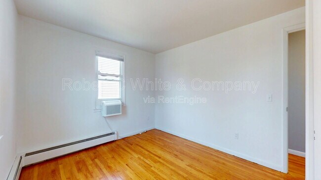 Building Photo - 161 Mona Terrace