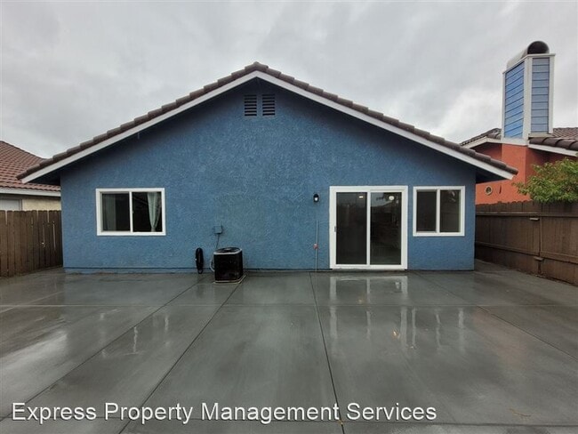 Building Photo - 1851 Eucalyptus St