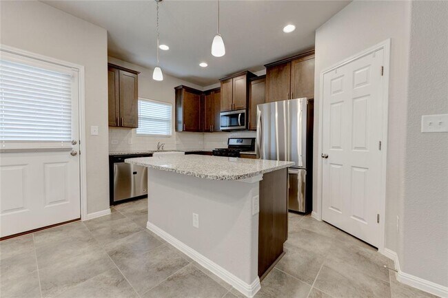 Building Photo - 153 Nogalito Wy
