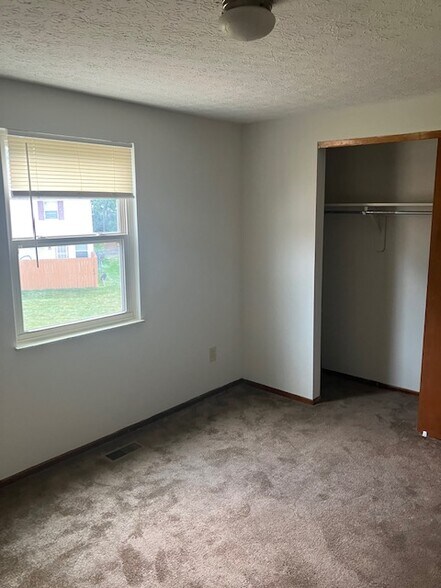 Building Photo - 5343 Shiloh Dr